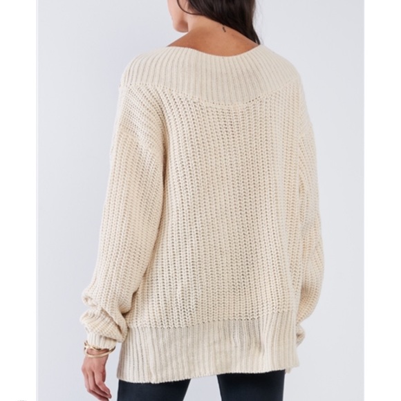 ๐ Beige v neck cable knit drawstring sweater - Picture 3 of 4